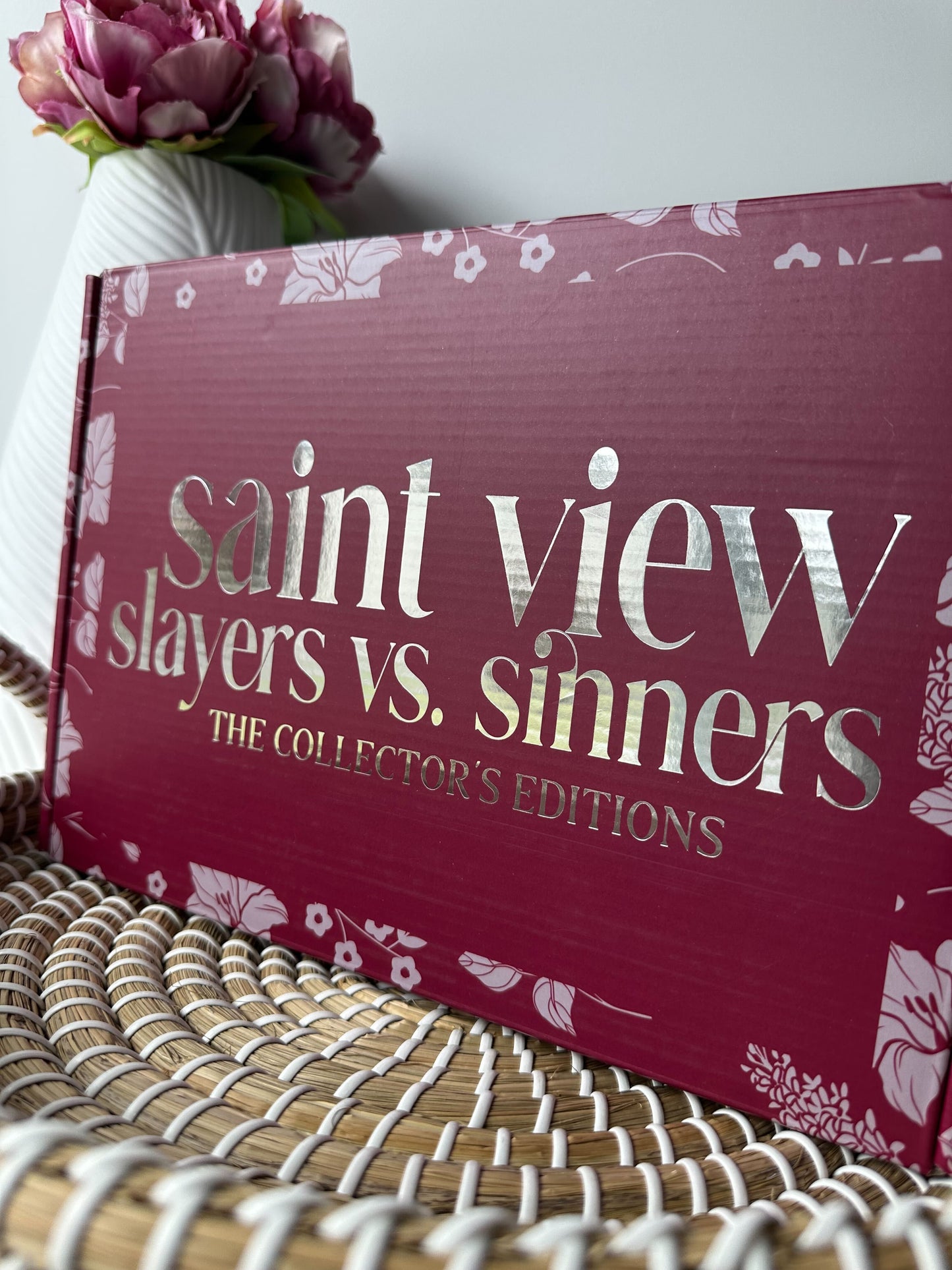 Saint View Slayers vs. Sinners Deluxe Hardback Box